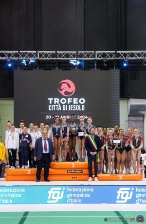 podio jr sfe05859 copia simone ferraro ph